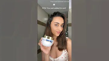 Healthy & frizz-free hair with Dove Hair Mask